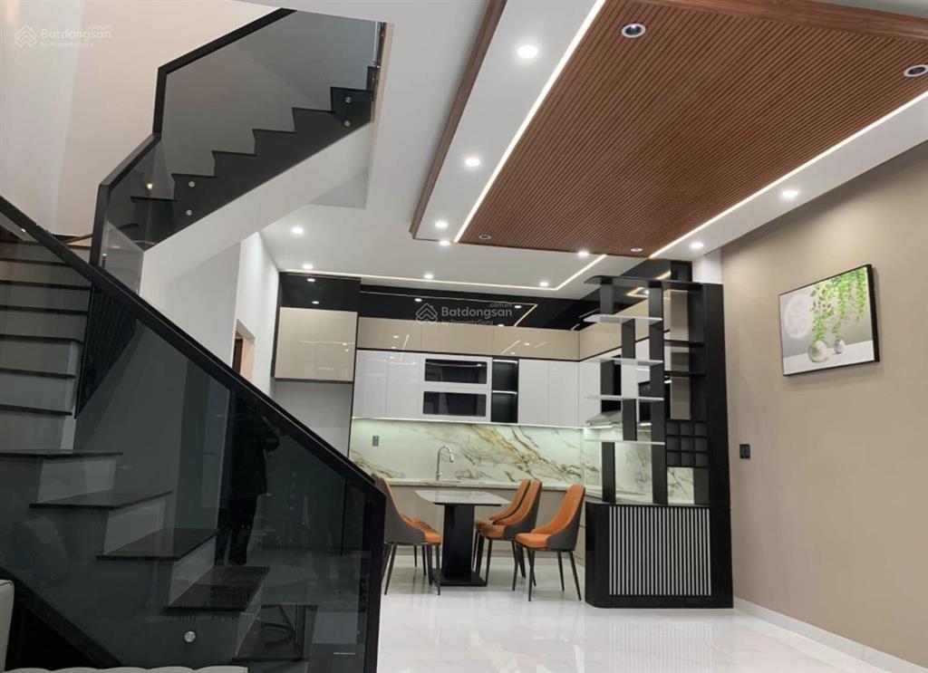Chủ bán gấp căn nhà đường phùng văn cung, quận phú nhuận, shr, dt 53m2