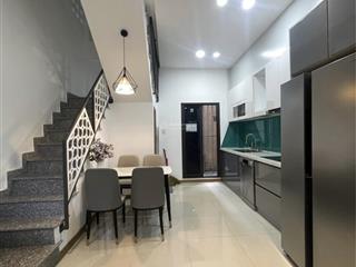 Bán gấp nhà đường phổ quang quận tân bình. diện tích 52m2, shr