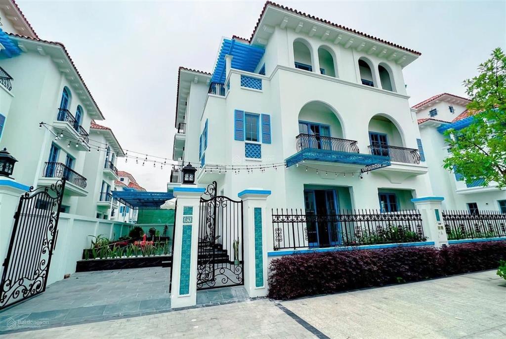 Cho thuê villa sunferia trung tâm du lịch bãi cháy, full nội thất đẹp, bàn bia, karaoke, bể bơi