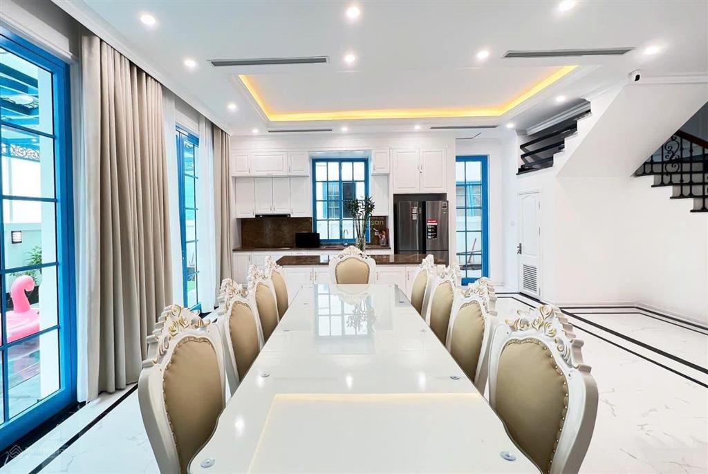 Cho thuê villa sunferia trung tâm du lịch bãi cháy, full nội thất đẹp, bàn bia, karaoke, bể bơi
