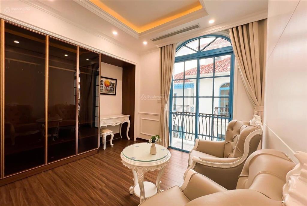 Cho thuê villa sunferia trung tâm du lịch bãi cháy, full nội thất đẹp, bàn bia, karaoke, bể bơi