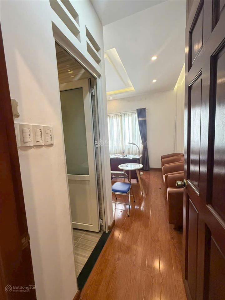 Mặt tiền kinh doanh đường nguyễn văn khối (4,5x19m) 5 tầng 6 phòng ngủ 7 toilet. buôn bán sầm uất