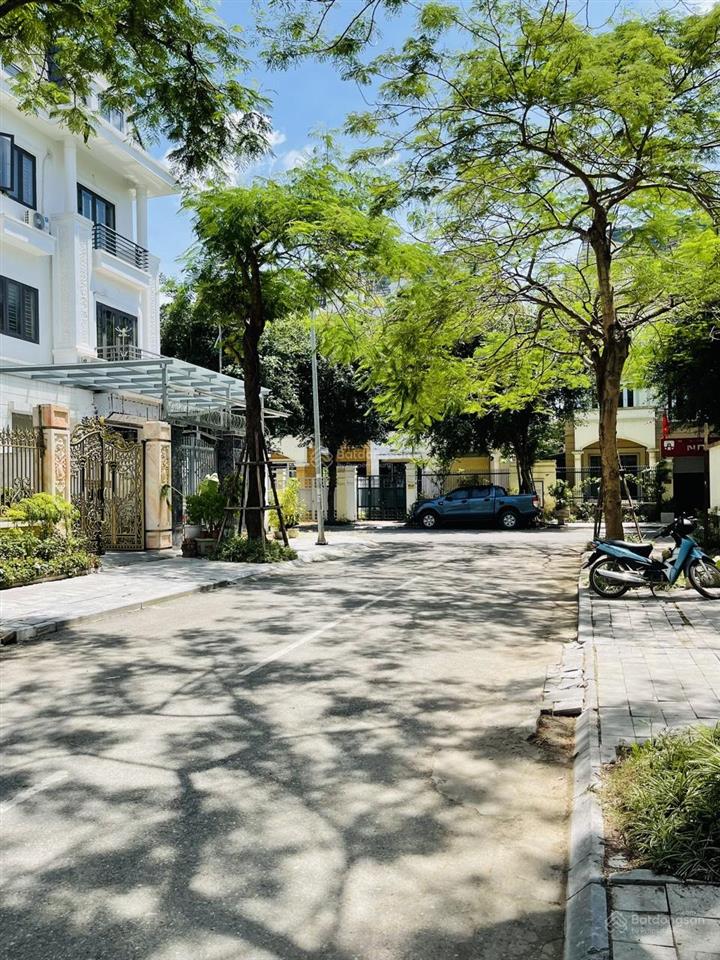 Cho thuê biệt thanh liệt  gần dự án the manor 135m2, 4 tầng đầy đủ điều hòa, nhà mới sửa giá 24tr