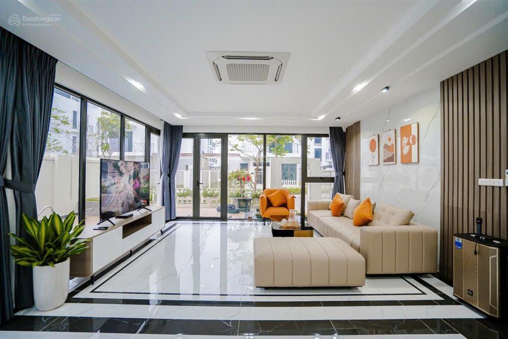 Villa 7 phòng ngủ  cách biển 50m giá ưu đãi chào hè tại vlasta sầm sơn