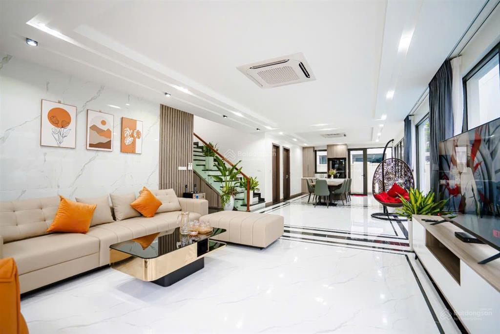 Villa 7 phòng ngủ  cách biển 50m giá ưu đãi chào hè tại vlasta sầm sơn