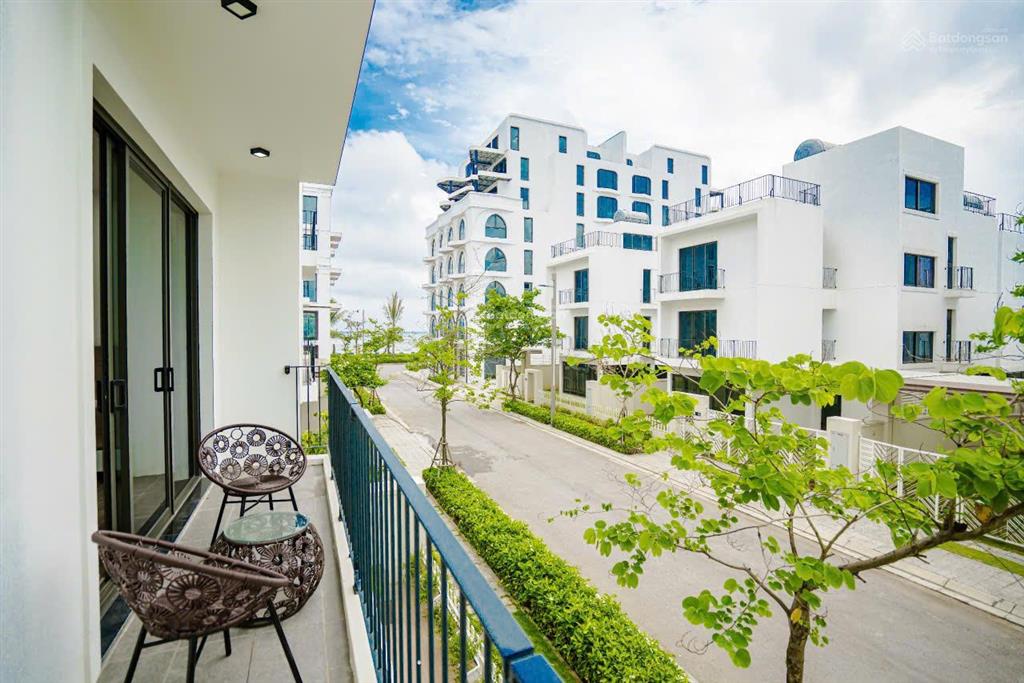 Villa 7 phòng ngủ  cách biển 50m giá ưu đãi chào hè tại vlasta sầm sơn