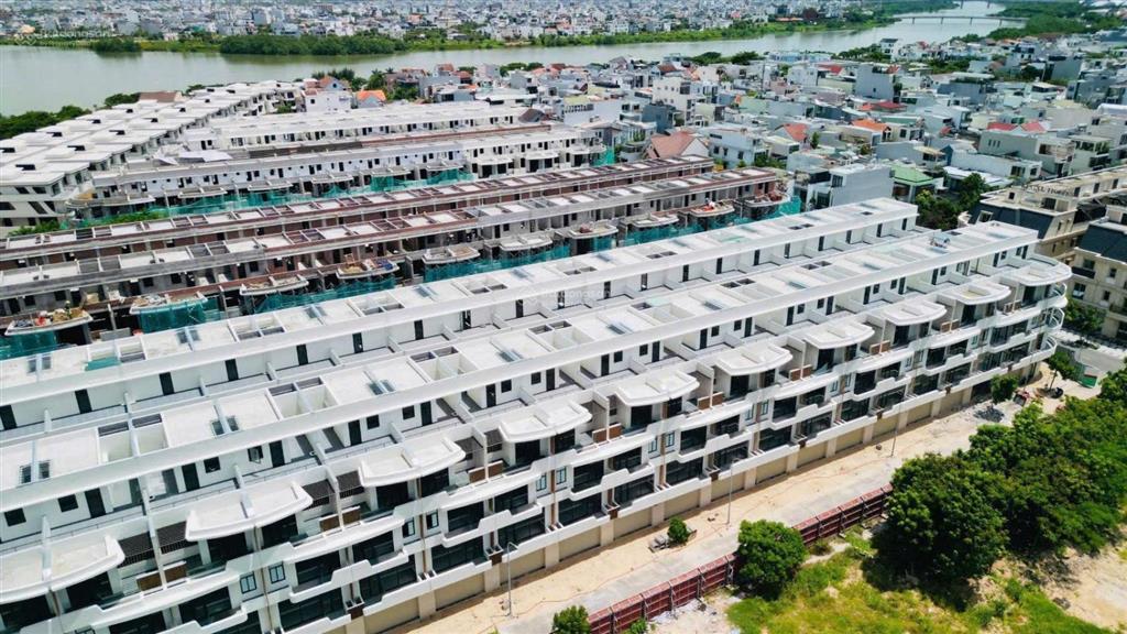 Bán shophouse 5 lầu ngay sông hàn quận hải châu đà nẵng khai thác dòng tiền 55tr/th