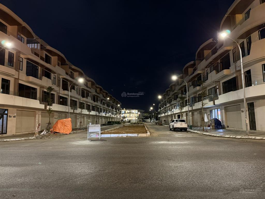 Bán shophouse 5 lầu ngay sông hàn quận hải châu đà nẵng khai thác dòng tiền 55tr/th