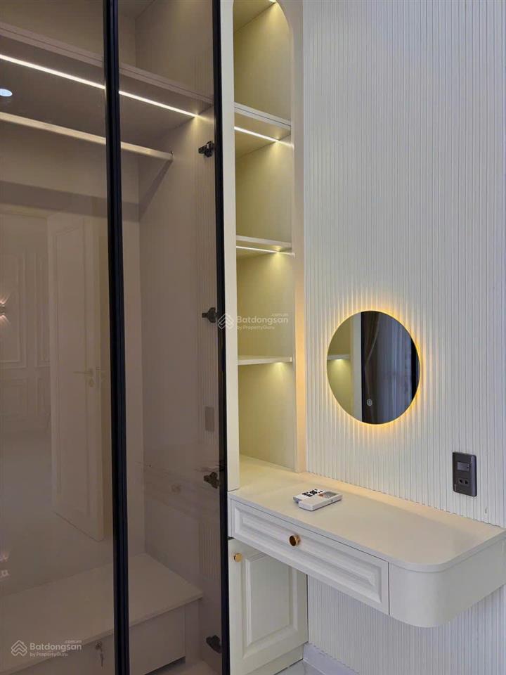 Căn 3210 tầng cao  căn rộng 75,24m2, dễ khai thác cho thuê, phong cách tân cổ điển, tông kem