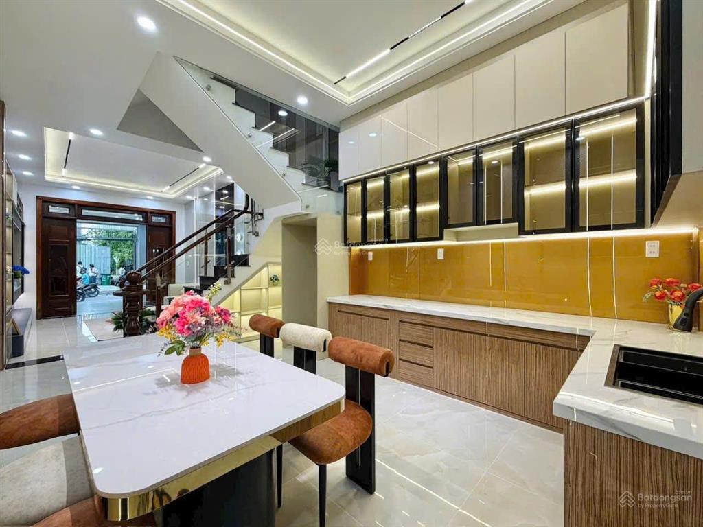 Bán nhà hẻm nhựa 8m ngay chợ cây gõ, 80m2, 4 tầng btct, 5 pn có sân thượng, vừa ở vừa kinh doanh