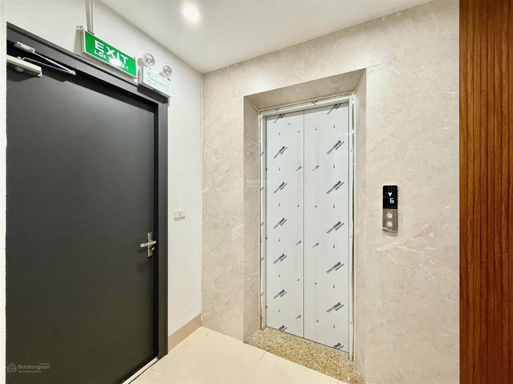 32m2 lại còn ban công cửa sổ??!! giá đầu 6 thêm giặt riêng, oto đỗ, pccc vip, nhà để xe k lo xước