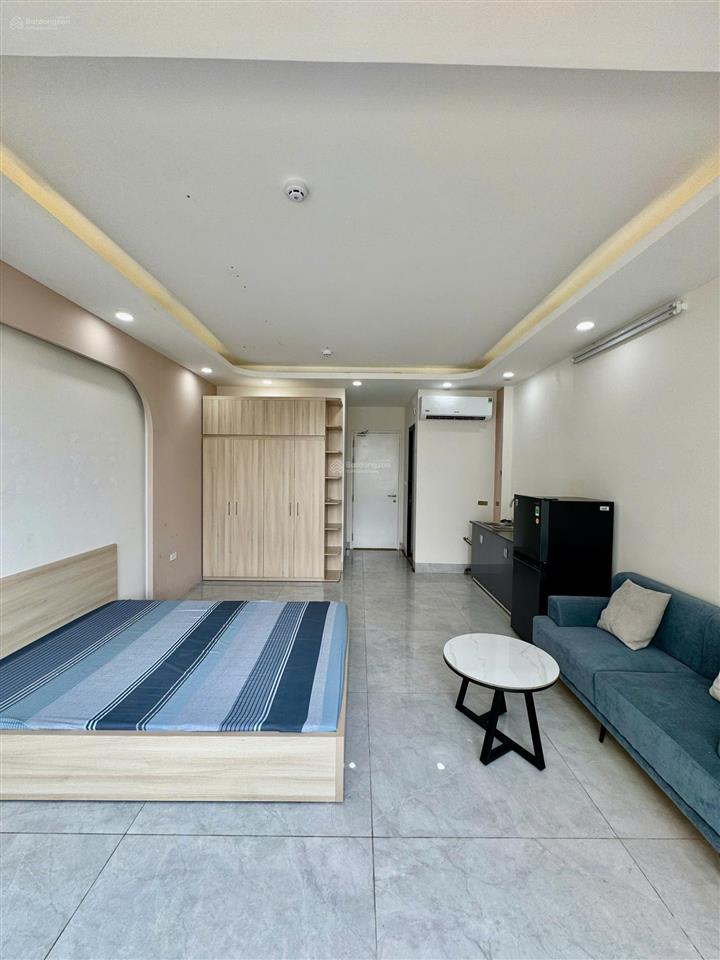 Ch 1n1k nằm ở khu goldmark city, tiện ích gì cũng có, nội thất mới 100%