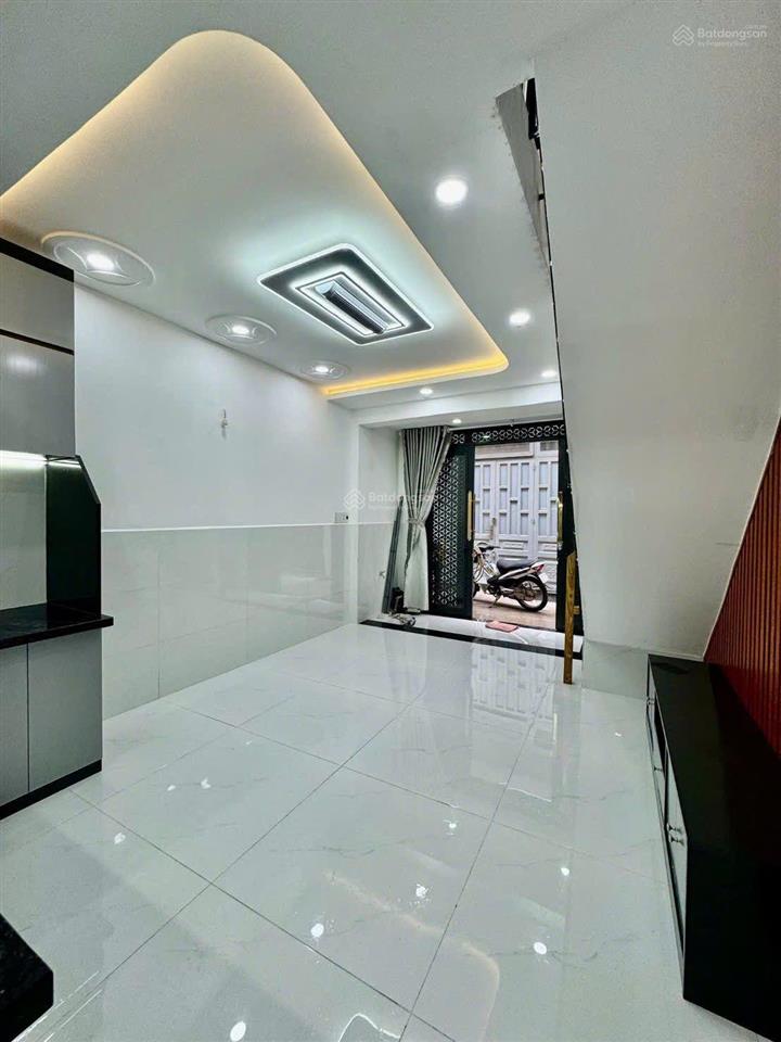 Nhà shr p tân thới hiệp .dt 35m2 .nhà 1 trệt 1 lầu .3pn 2wc .1/ ngắn hẻm ra đường lớn ..giá 3t350 .
