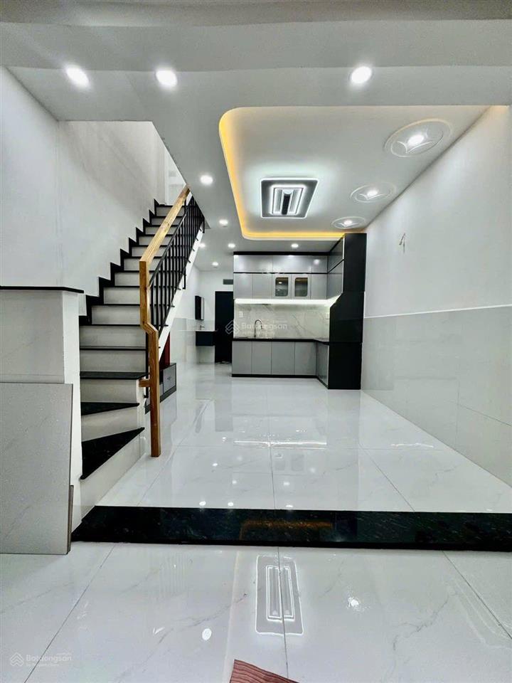Nhà shr p tân thới hiệp .dt 35m2 .nhà 1 trệt 1 lầu .3pn 2wc .1/ ngắn hẻm ra đường lớn ..giá 3t350 .