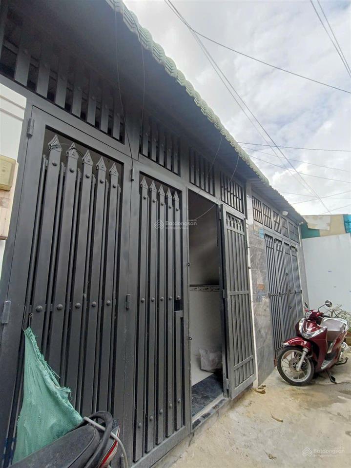 Nhà shr đông thạnh hóc môn .dt 3.5x12..nhà gác lửng đẹp ..hẻm ba gác ..giá 2t7 .gặp chủ