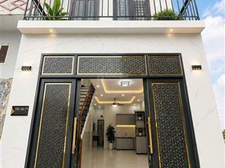 Nhà shr, phường tân thới hiệp, quận 12, giá 4t290, nhà 1 trệt 1 lầu, có 3pn, 2wc, hẻm ô tô đậu cửa.