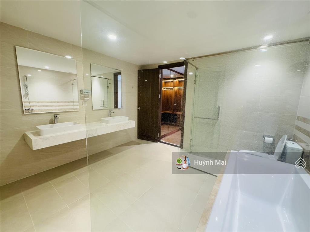 Căn góc 3pn saigon royal 177m² view triệu đô, nội thất cao cấp, 70 triệu/tháng