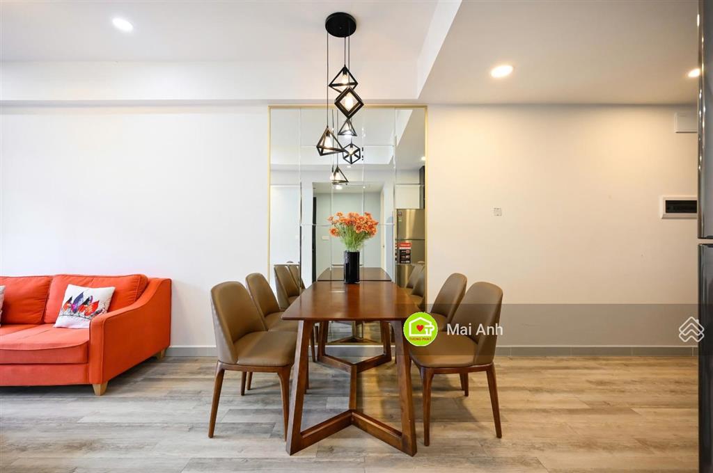 Bán gấp căn hộ 2pn  1wc 55m2 soho. view thoáng. giá 6,2 tỷ