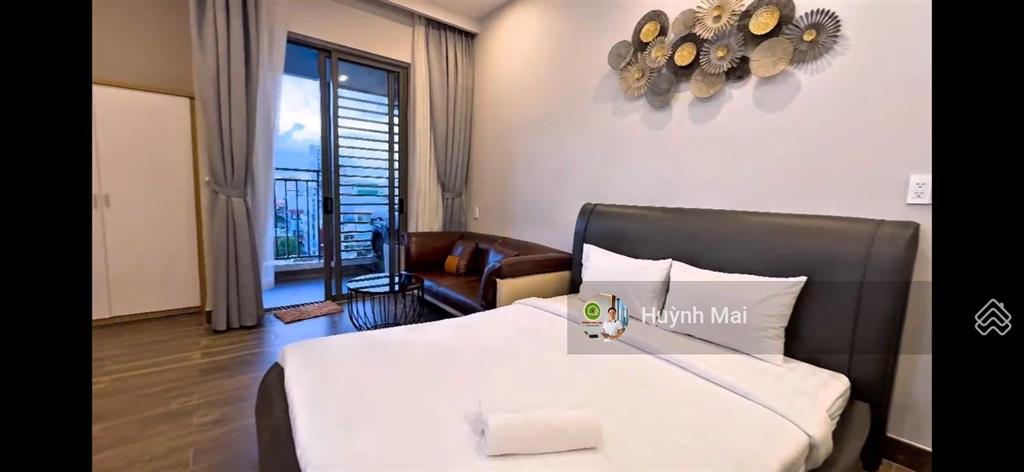 Bán gấp căn 1pn officetel rivergate diện tích lớn 40m2. nội thất cực đẹp  giá 4,2 tỷ. có ban công