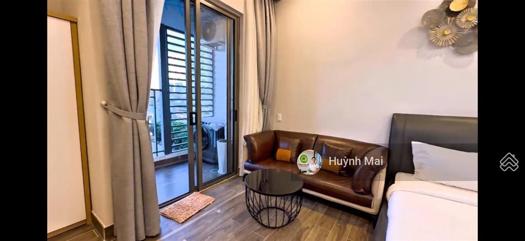 Bán gấp căn 1pn officetel rivergate diện tích lớn 40m2. nội thất cực đẹp  giá 4,2 tỷ. có ban công
