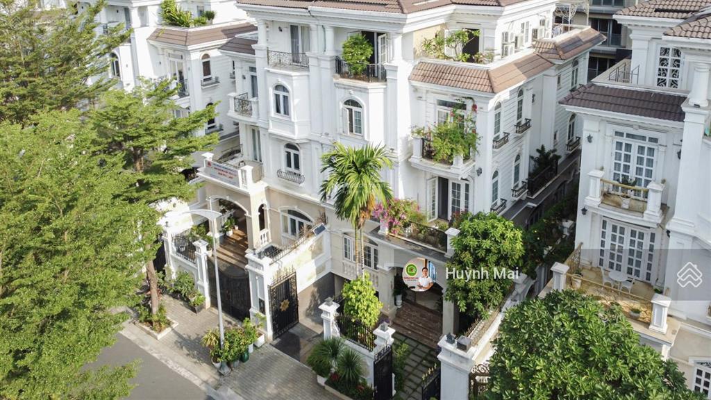 52,5 tỷ cho căn biệt thự cityland 10x22m. nhà đẹp có thang máy. hầm 3 lầu.  em mai hỗ trợ xem nhà