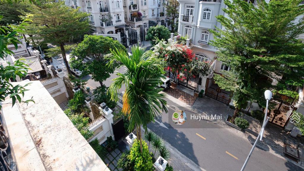 52,5 tỷ cho căn biệt thự cityland 10x22m. nhà đẹp có thang máy. hầm 3 lầu.  em mai hỗ trợ xem nhà