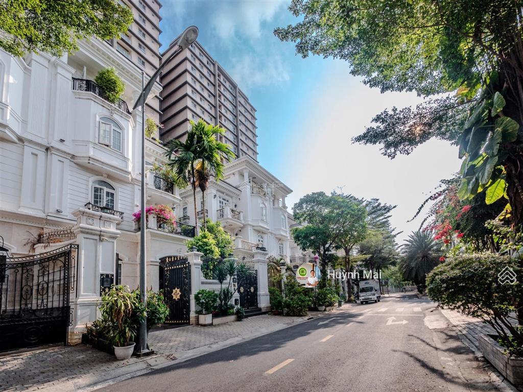 52,5 tỷ cho căn biệt thự cityland 10x22m. nhà đẹp có thang máy. hầm 3 lầu.  em mai hỗ trợ xem nhà
