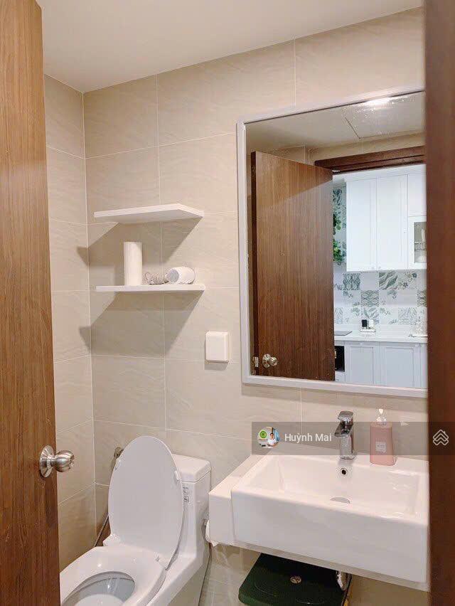 Cần bán căn officetel saigon royal 1pn 30m2. đầy đủ nội thất cao cấp. giá 3,8 tỷ