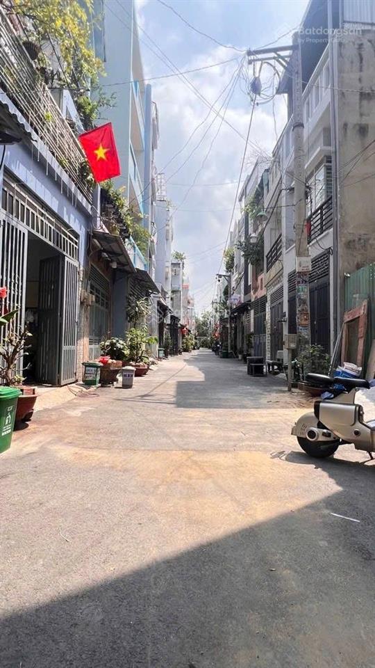 Nhà đẹp 3 tầng  ngang lớn 4.9 x 15m  hxh 6m  ngay ngã tư gò mây bình tân  vài bước qua tân phú.