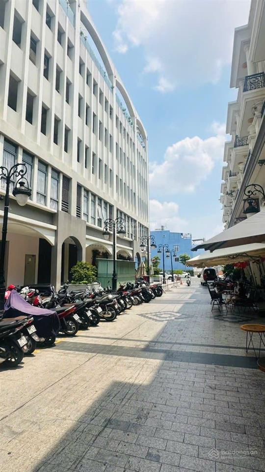 Shophouse pegasuite 287m² 3 tầng, có đường xe riêng chỉ 11.5 tỷ