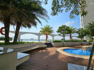 Bán căn 3pn nội thất đẹp view đn mát . xem nhà 0911 012 ***