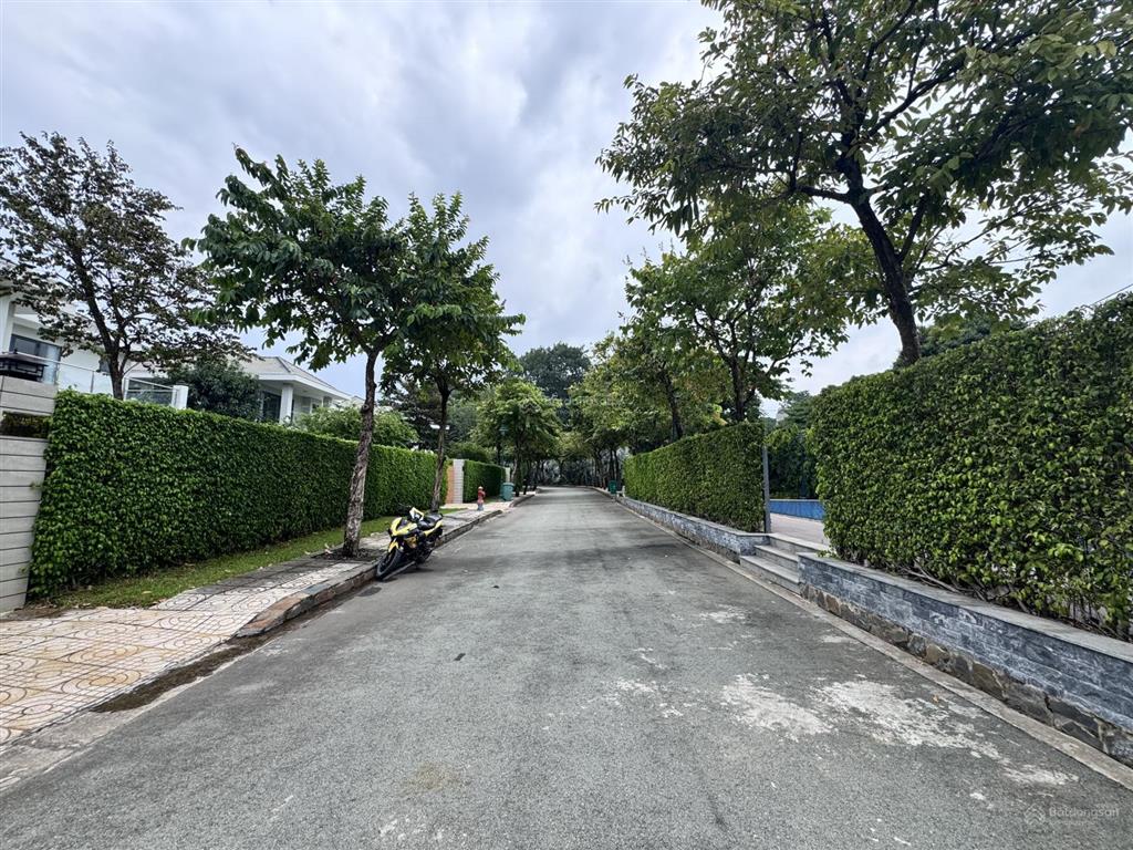 Cho thuê biệt thự saigon villas hill  700m2  65 triệu/tháng   0332 922 ***