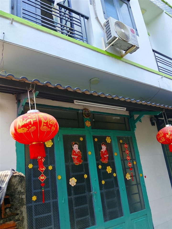 Nhà đẹp cằn bán lại cho chủ mới dt 32m2 hẻm 302 đường 835b phước lý  cần giuộc  long an