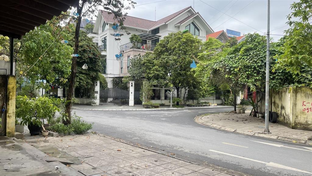 Cho thuê biệt thự đơn lập trong khu đô thị thành phố giao lưu đường phạm văn đồng, phường phú diễn