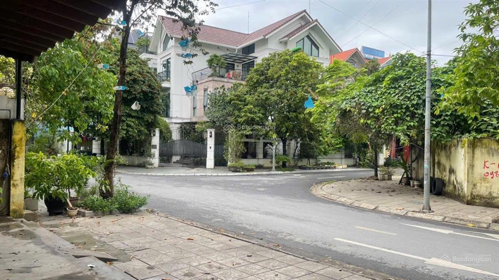Chính chủ cho thuê biệt thự 163m2 tại khu đô thị thành phố giao lưu, đường phạm văn đồng, hà nội