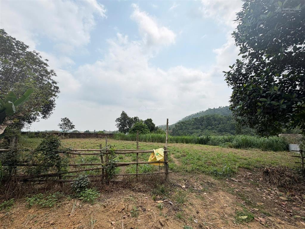 Giá siêu tốt 7.02 tỷ, 1.080m2 sẵn 300m thổ, đông nam, view núi, mặt tiền 30m. chủ thật 100%.