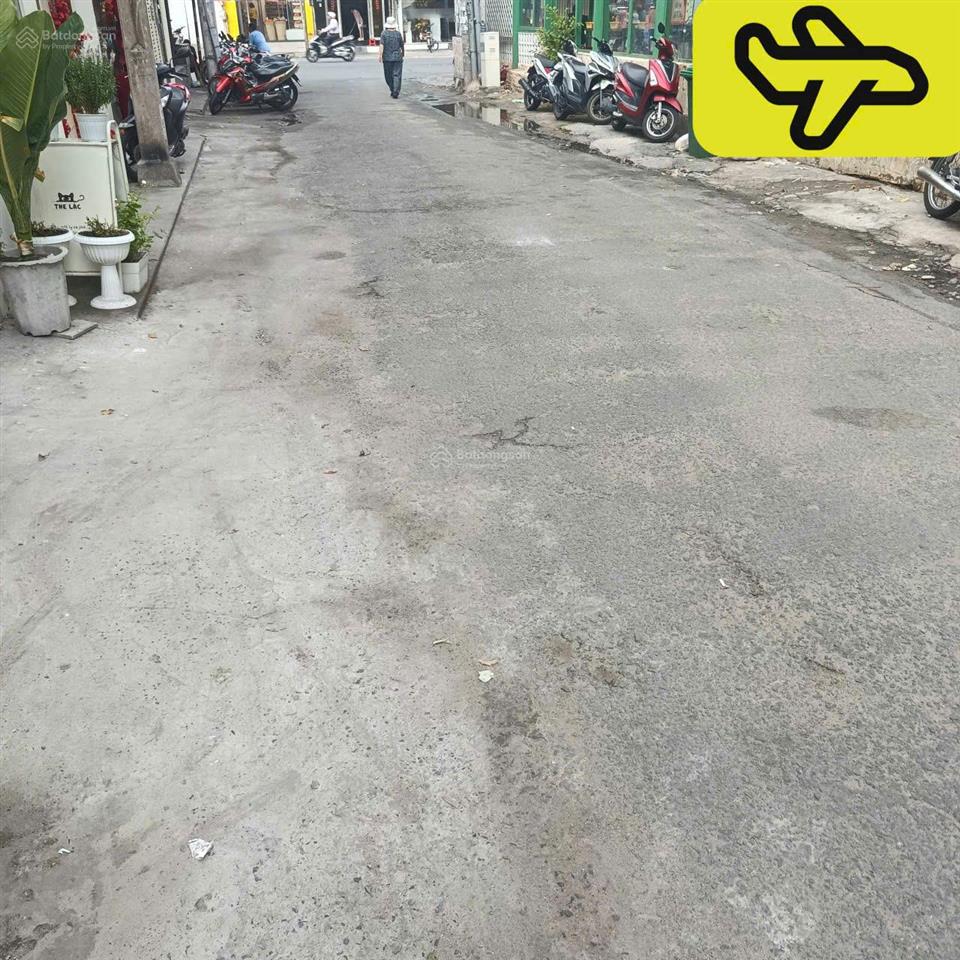 Bán gấp nhà lô góc mặt tiền đường 30m có vỉa hè