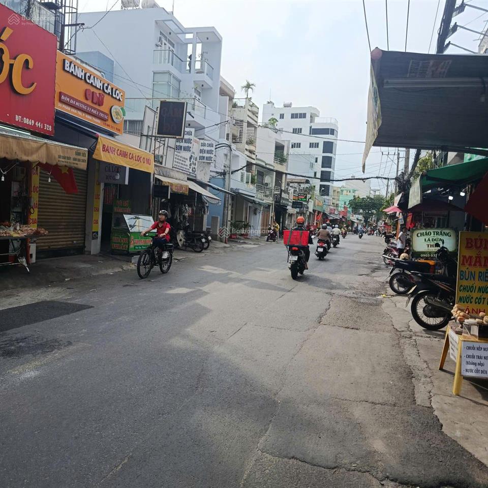 Bán gấp nhà kinh doanh tốt tại trung tâm bình thạnh.