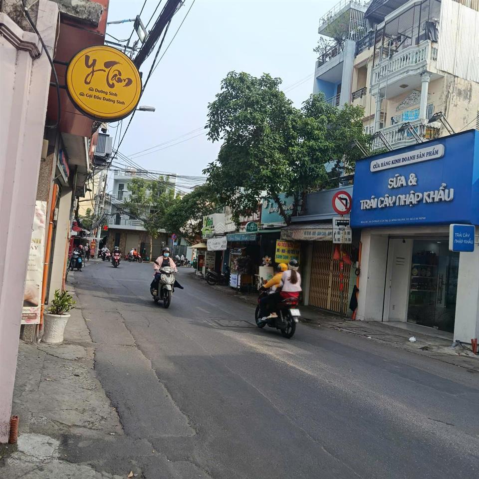 Bán gấp nhà kinh doanh tốt tại trung tâm bình thạnh.