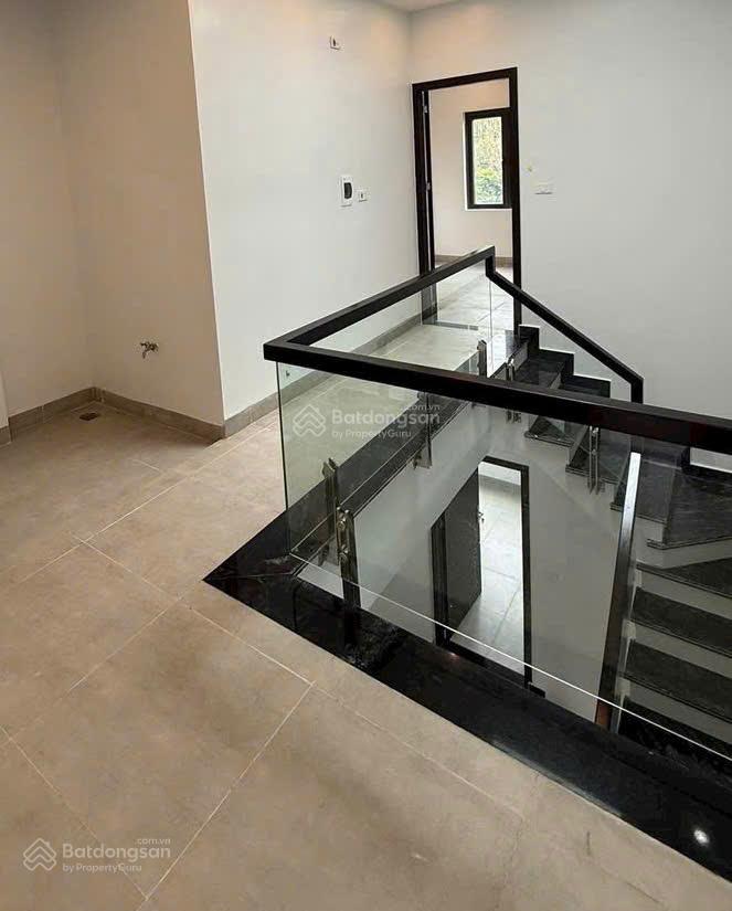 Nhà 3 tầng hẻm 5m ra lộ lớn 50m .gần giao lộ hoàng hoa thám, phan đăng lưu  phù hợp mở vp. 8,96 tỷ