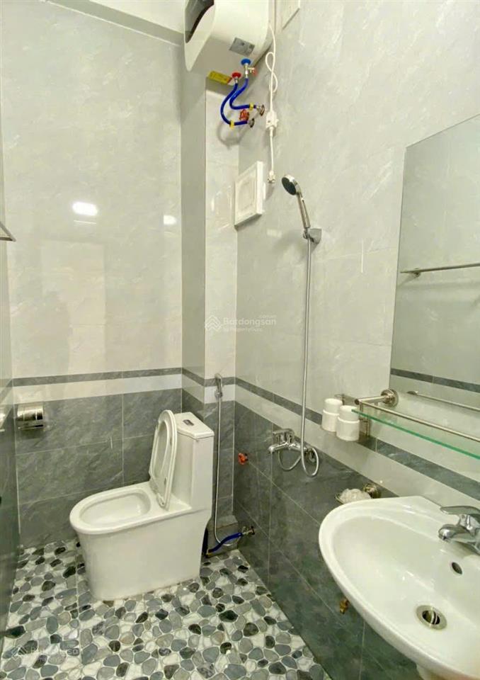 Ngang 4,88m  mặt tiền phan văn trị  bình thạnh. bán gấp 11,x tỷ *** s=58m2. 5 tầng
