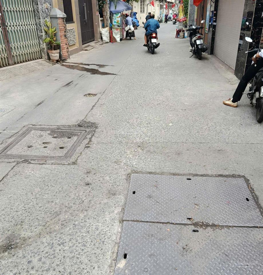 Bán nhà gần cầu bình triệu ven sông sg, xh đậu cửa đg thông ung văn khiêm.