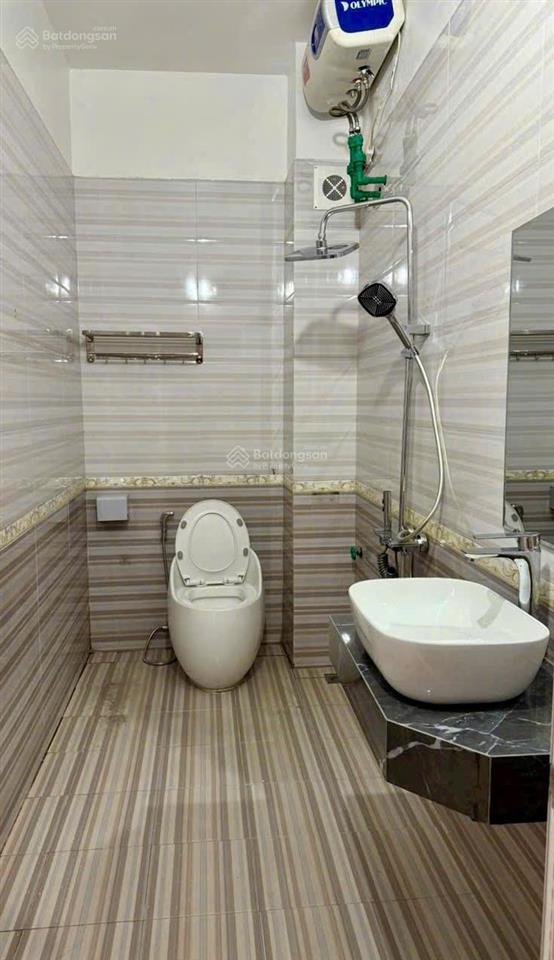 Gấp bán 4 tầng x 48,6m2 nhà đẹp  xe hơi đậu cửa ngay bệnh viện đk gia định, bình thạnh