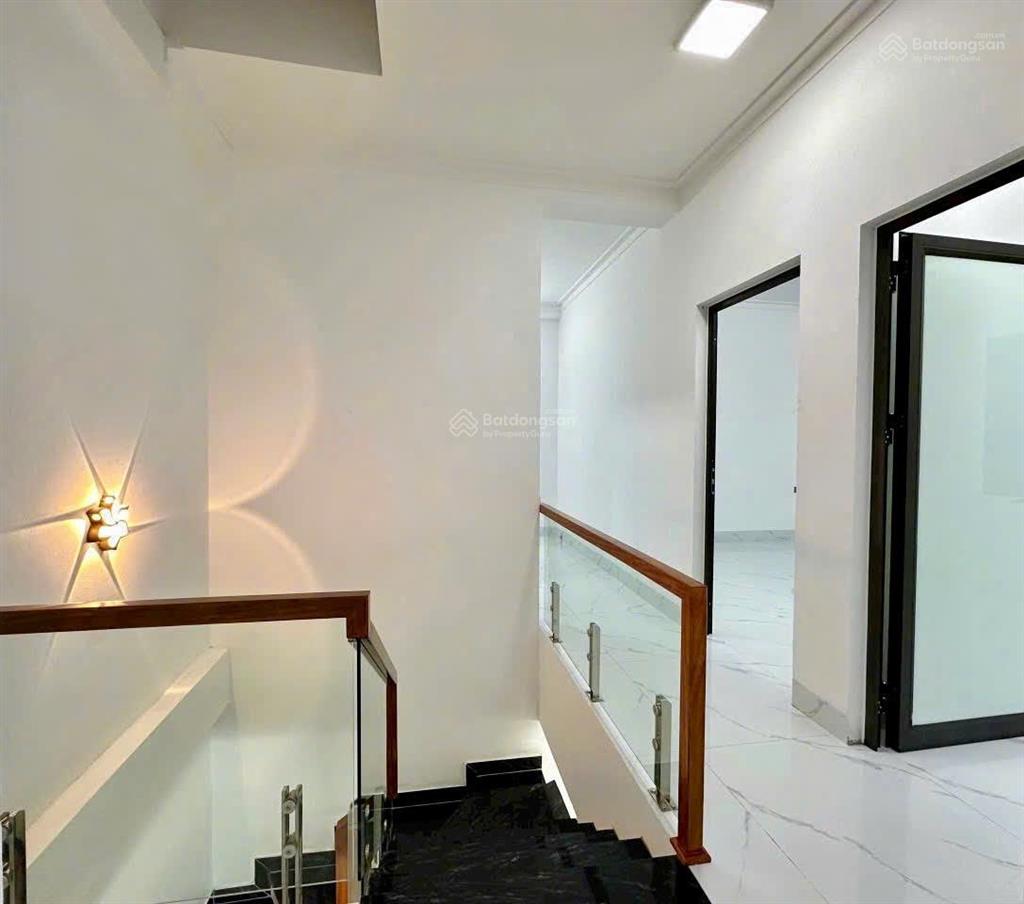 Nhà mặt đg nguyễn bỉnh khiêm  bán gấp 14,5 tỷ  dt 60,8m2 x 6t  lề đường lớn  kinh doanh tốt