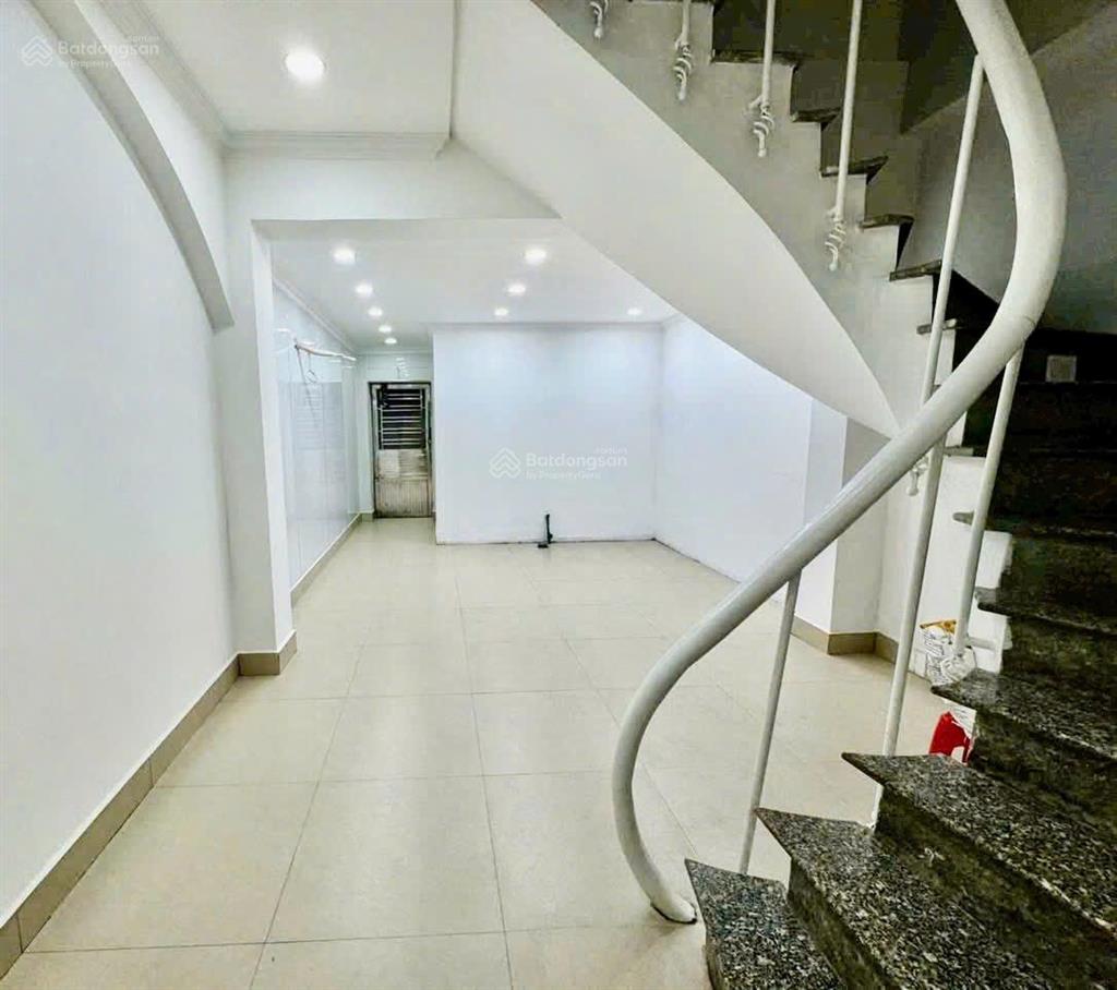 Gấp lên sốc 9 tỷ có điểm kinh doanh đẹp  kế 2 khu chung cư cao cấp. dt 45m2x4t mặt đg nguyên hồng