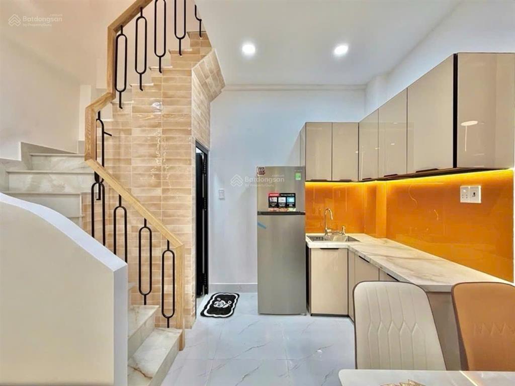 $ 5tỷ nhà mới thiết kế đẹp  full nội thất sang  5t x 30m2, kế hẻm xe hơi thông ra đg phan văn trị