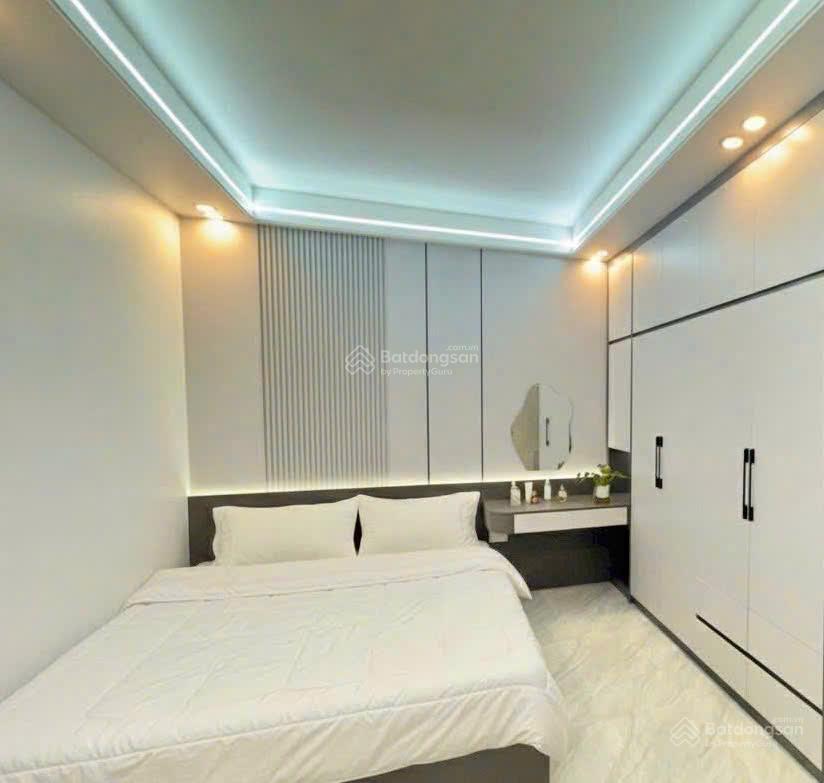 *kẹt tiền giá gấp* 14 tỷ nhà mặt tiền kinh doanh vip đường hoa lan  q. phú nhuận  dt 52,5m2 x 5t
