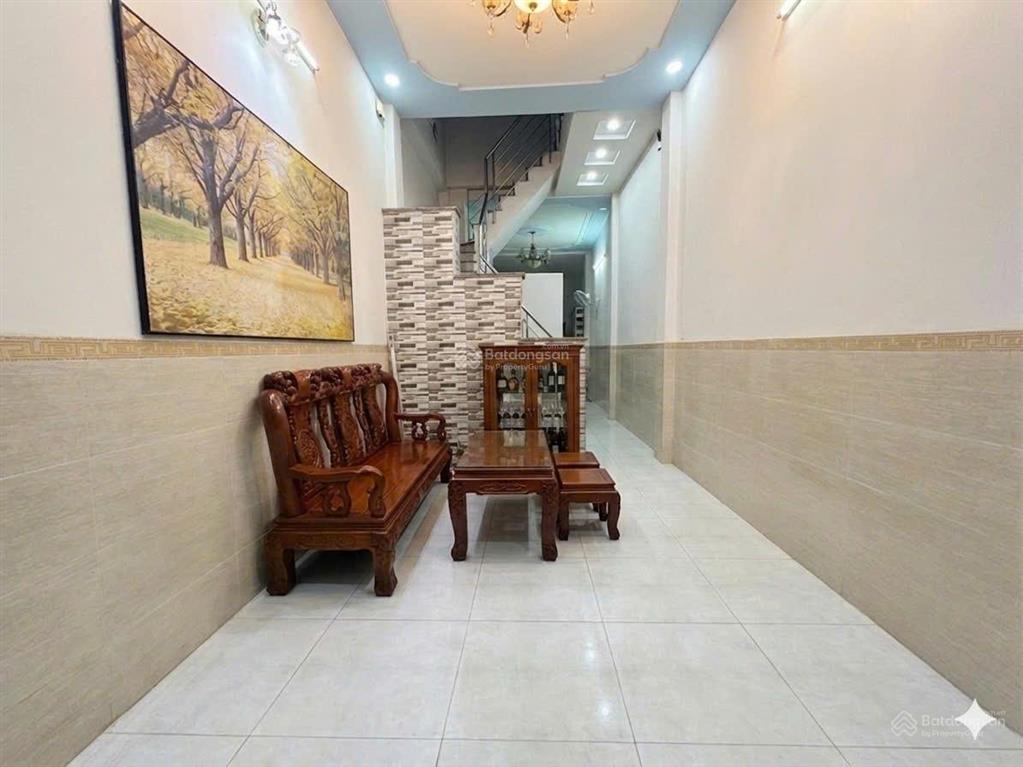 Hot 8,6 tỷ  kinh doanh tốt  nhà còn mới 4 tầng x 60m2 gần ngã 6 gò vấp.