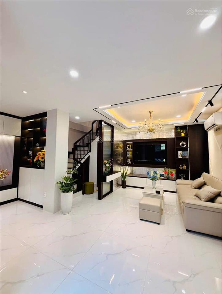 Bán nhanh giá tốt 8 tỷ  nhà còn mới, dt 48m2x4t, xh đậu cửa thông ra đg nguyễn xí , q. bình thạnh