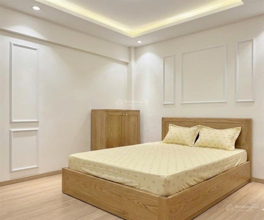 Giảm sâu  nhà 44,6m2 x 4 tầng  xe hơi đậu cửa thông ra đường phan đình phùng